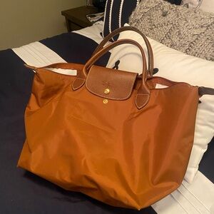Authentic Longchamp handbag, mildly used, EXCELLENT condition!!!